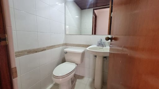 Apartamento de 1 alcoba en arriendo en Milla De Oro, Medellín, 60 m² · foto 3 de 12