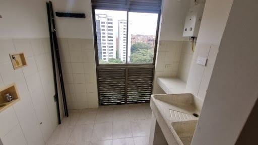 Apartamento de 1 alcoba en arriendo en Milla De Oro, Medellín, 60 m² · foto 9 de 12