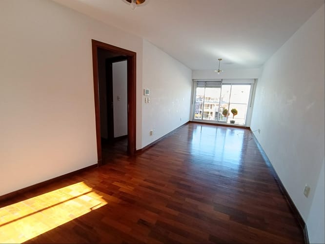 Alquiler Apartamento Malvin Terraza 2 Dormitorios 2 Baños Garaje · Foto 2