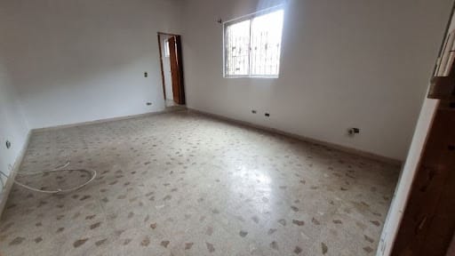 Casa de 4 alcobas en arriendo en La Castellana, Medellín, 289 m² · foto 11 de 17