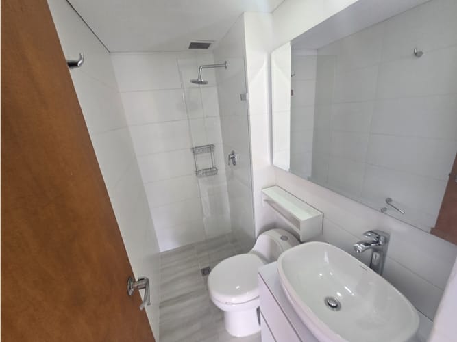 Apartamento de 2 alcobas en venta en Loma De Los Bernal, Medellín, 60 m² · foto 6 de 20