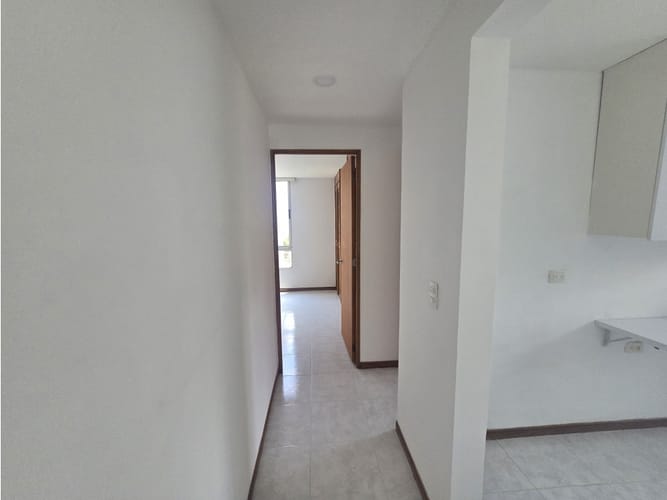 Apartamento de 2 alcobas en venta en Loma De Los Bernal, Medellín, 60 m² · foto 9 de 20