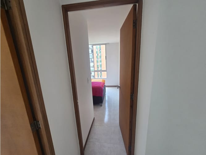 Apartamento de 2 alcobas en venta en Loma De Los Bernal, Medellín, 60 m² · foto 10 de 20