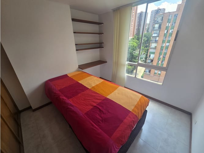 Apartamento de 2 alcobas en venta en Loma De Los Bernal, Medellín, 60 m² · foto 11 de 20
