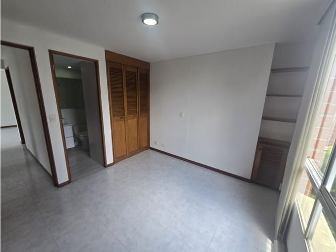 Apartamento de 2 alcobas en venta en Loma De Los Bernal, Medellín, 60 m² · foto 14 de 20