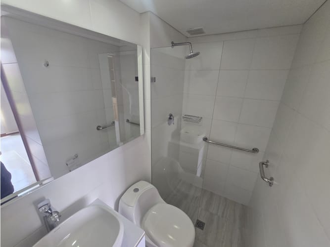 Apartamento de 2 alcobas en venta en Loma De Los Bernal, Medellín, 60 m² · foto 16 de 20
