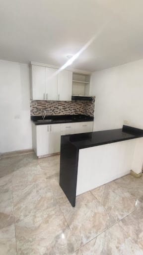 Apartamento de 2 alcobas en arriendo en Los Gomez, Itagüí, 57 m² · foto 7 de 12