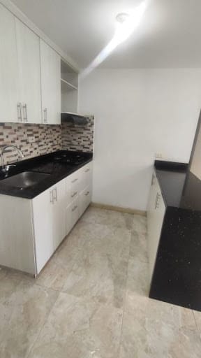 Apartamento de 2 alcobas en arriendo en Los Gomez, Itagüí, 57 m² · foto 9 de 12