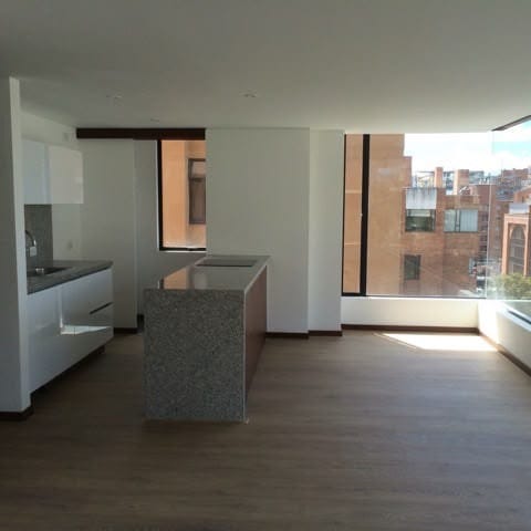 Apartamento de 2 alcobas en arriendo en El Virrey, Bogotá, 86 m² · foto 4 de 8