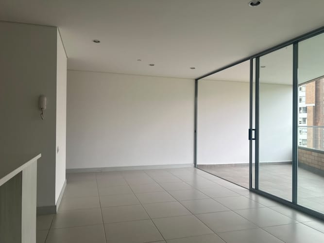 Apartamento de 3 alcobas en arriendo en Quebrada Clara, Envigado, 105 m² · foto 2 de 16