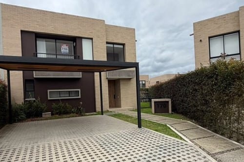 Casa de 3 alcobas en venta en La Balsa, Chía, 136 m² · foto 1 de 24