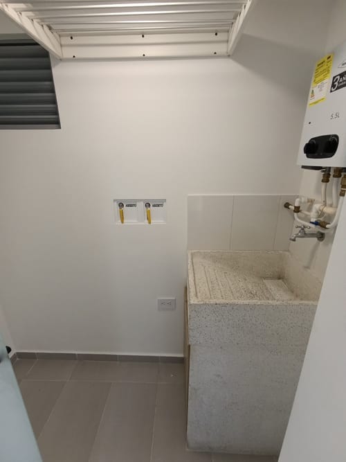 Apartamento de 3 alcobas en arriendo en Hospital Mental, Bello, 64 m² · foto 2 de 11