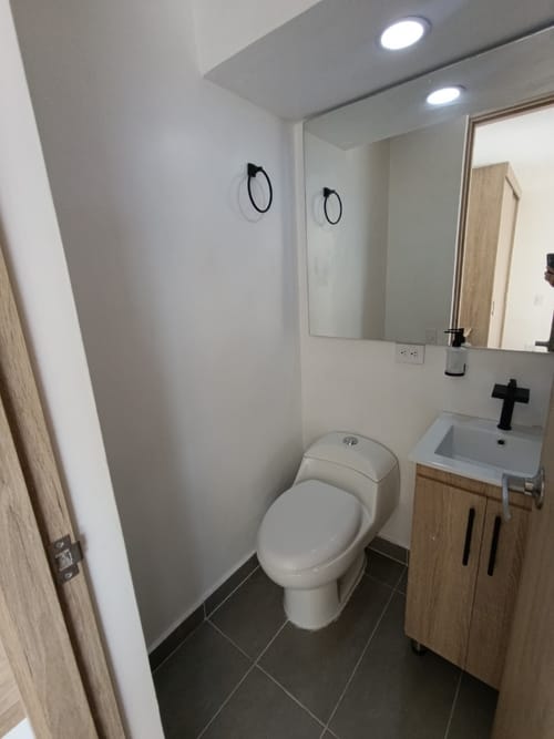 Apartamento de 3 alcobas en arriendo en Hospital Mental, Bello, 64 m² · foto 9 de 11
