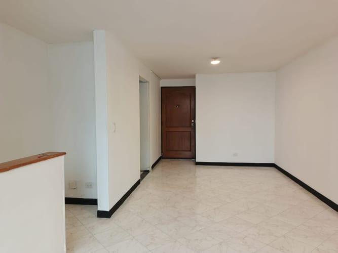 Apartamento de 4 alcobas en arriendo en Carlos E Restrepo, Medellín, 95 m² · foto 2 de 24