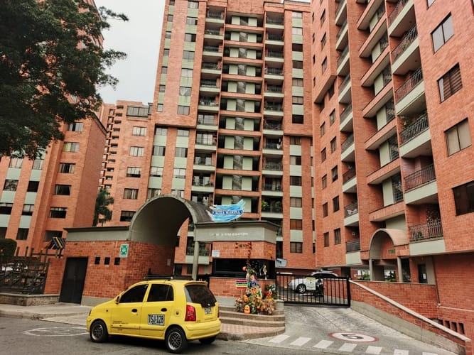 Apartamento de 4 alcobas en arriendo en Carlos E Restrepo, Medellín, 95 m² · foto 4 de 24