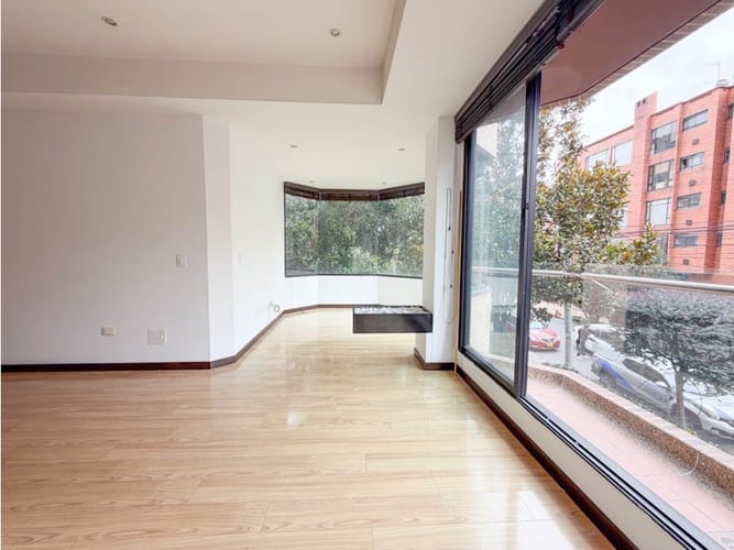 Apartamento de 3 alcobas en arriendo en Santa Barbara, Bogotá, 134 m² · foto 4 de 12