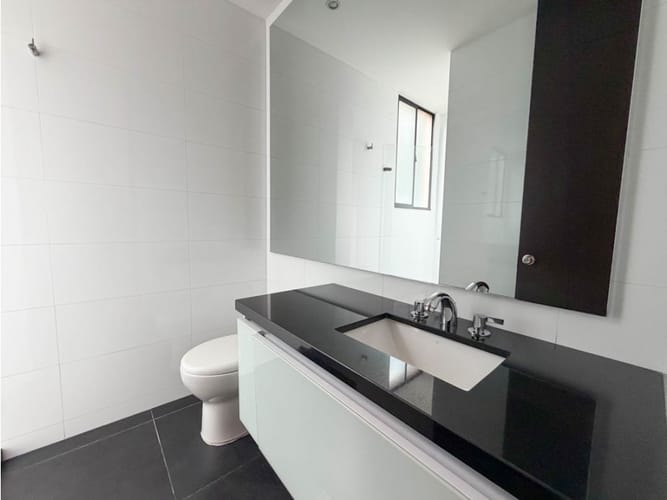 Apartamento de 3 alcobas en arriendo en Santa Barbara, Bogotá, 134 m² · foto 12 de 12