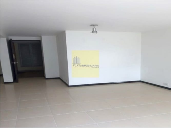 Apartaestudio en venta en Suramérica, Itagüí, 98 m² · foto 4 de 13