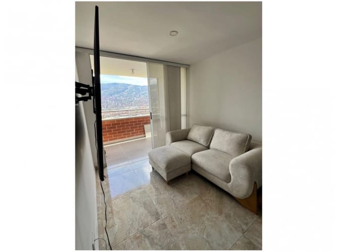 Apartamento de 3 alcobas en venta en Centro, Itagüí, 65 m² · foto 3 de 17