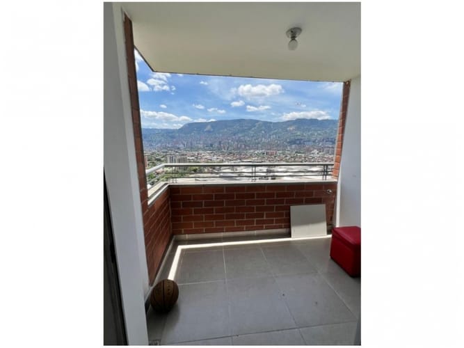 Apartamento de 3 alcobas en venta en Centro, Itagüí, 65 m² · foto 4 de 17
