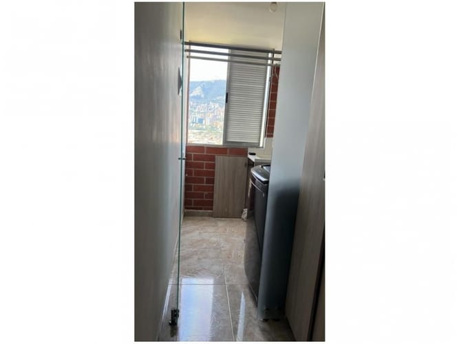 Apartamento de 3 alcobas en venta en Centro, Itagüí, 65 m² · foto 9 de 17