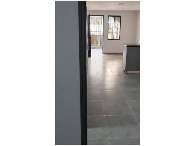 Apartamento de 3 alcobas en venta en Terranova, Itagüí, 60 m² · foto 2 de 8