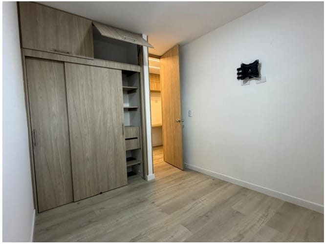 Apartamento de 3 alcobas en venta en Cristo Rey, Medellín, 86 m² · foto 6 de 18