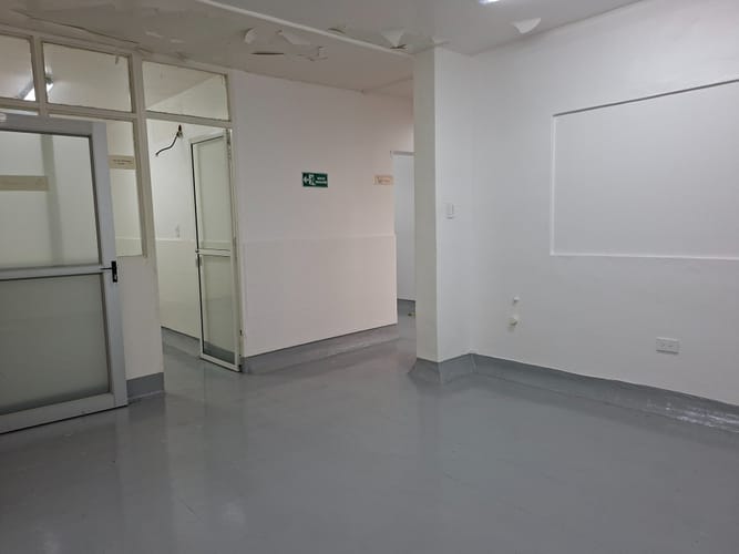 Casa de 5 alcobas en arriendo en Las Acacias, Medellín, 150 m² · foto 3 de 10