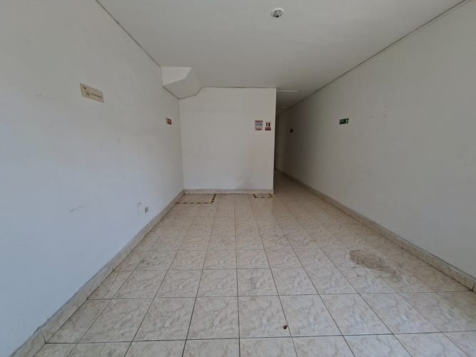 Casa de 5 alcobas en arriendo en Las Acacias, Medellín, 150 m² · foto 5 de 10