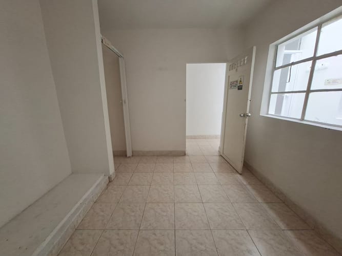 Casa de 5 alcobas en arriendo en Las Acacias, Medellín, 150 m² · foto 10 de 10