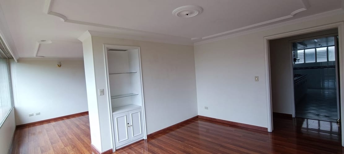 Apartamento de 3 alcobas en venta en Santa Barbara, Bogotá, 170 m² · foto 6 de 14