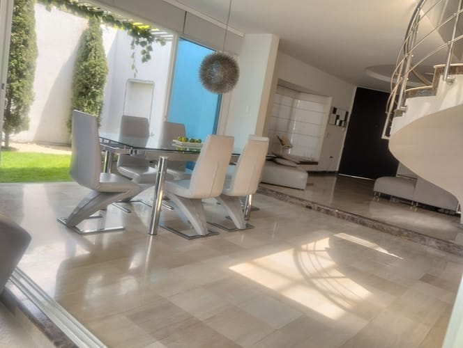 Casa de 5 alcobas en arriendo en Ciudad Jardin, Cali, 386 m² · foto 6 de 24