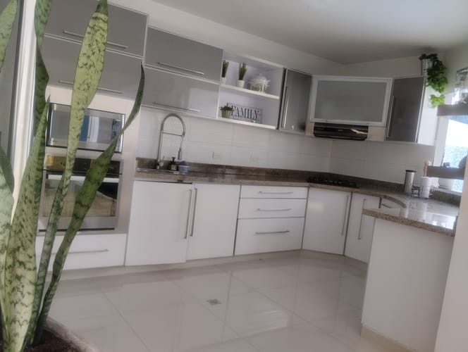 Casa de 5 alcobas en arriendo en Ciudad Jardin, Cali, 386 m² · foto 10 de 24
