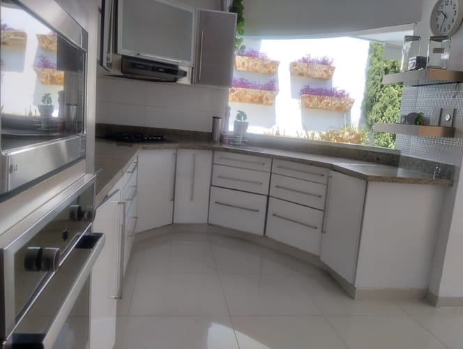 Casa de 5 alcobas en arriendo en Ciudad Jardin, Cali, 386 m² · foto 12 de 24