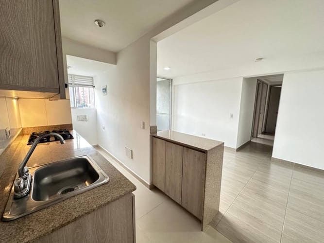 Apartamento de 3 alcobas en arriendo en Bucaros, Bello, 70 m² · foto 3 de 20