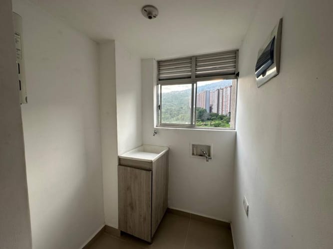 Apartamento de 3 alcobas en arriendo en Bucaros, Bello, 70 m² · foto 7 de 20