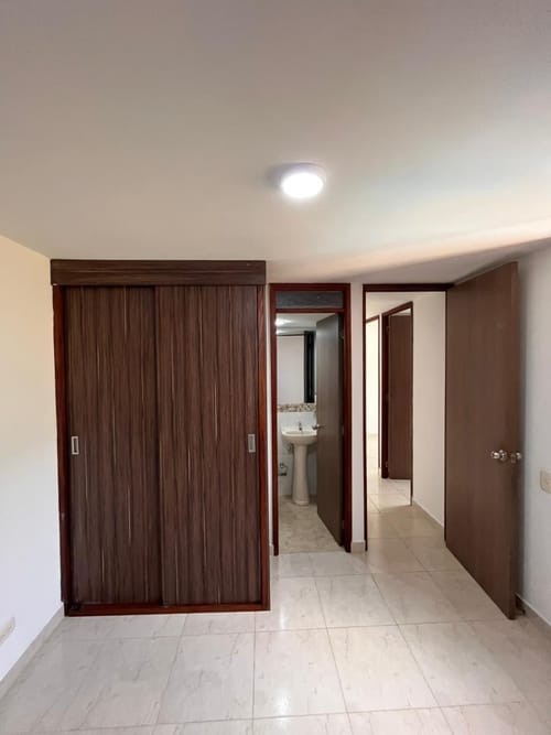Apartamento de 3 alcobas en venta en Quitasol, Bello, 65 m² · foto 3 de 6