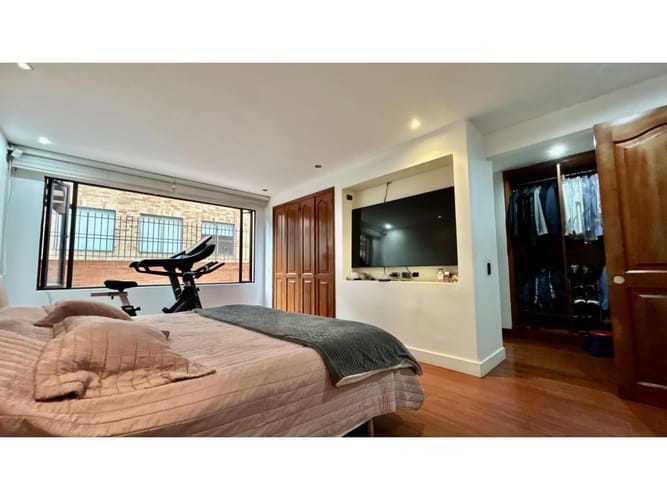 Apartamento de 3 alcobas en venta en Chicó Navarra, Bogotá, 186 m² · foto 15 de 24