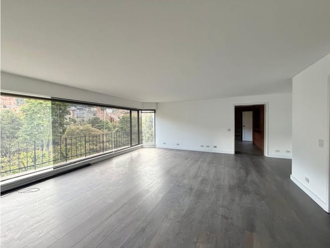 Apartamento de 3 alcobas en venta en La Cabrera, Bogotá, 367 m² · foto 3 de 21