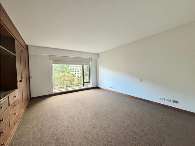 Apartamento de 3 alcobas en venta en La Cabrera, Bogotá, 367 m² · foto 10 de 21
