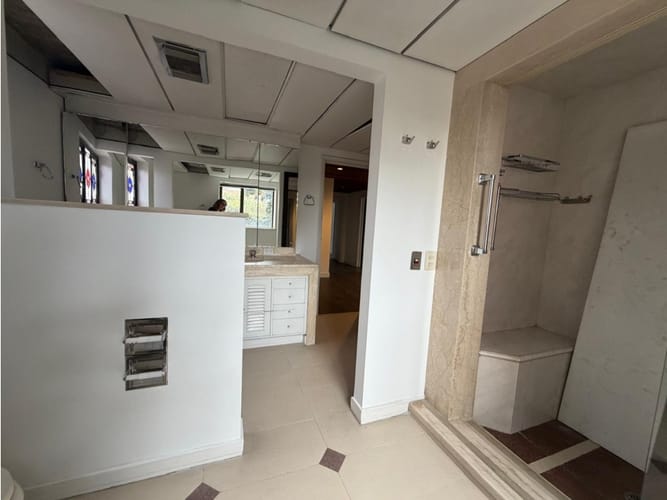 Apartamento de 3 alcobas en venta en La Cabrera, Bogotá, 367 m² · foto 12 de 21