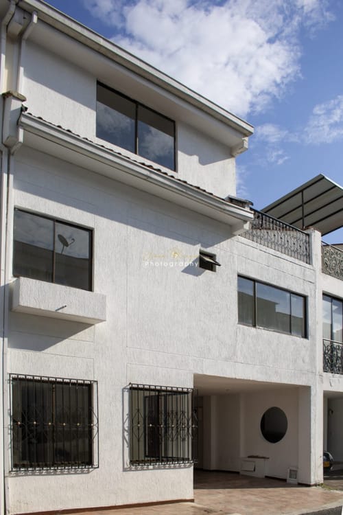 Casa de 6 alcobas en venta en Quintas De Don Simon, Cali, 255 m² · foto 2 de 24