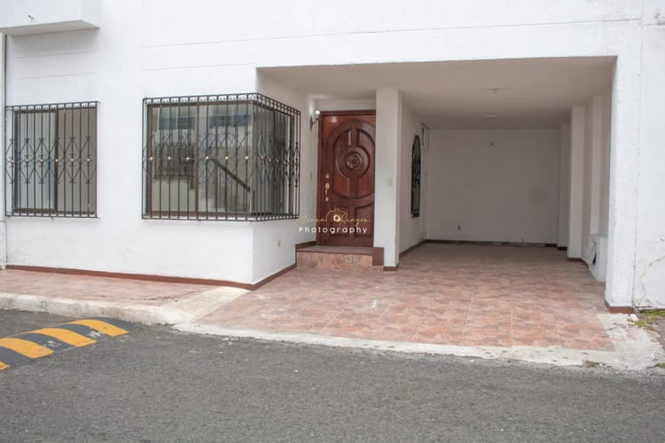 Casa de 6 alcobas en venta en Quintas De Don Simon, Cali, 255 m² · foto 3 de 24