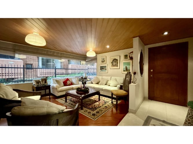 Apartamento de 3 alcobas en venta en Chapinero, Bogotá, 146 m² · foto 2 de 20