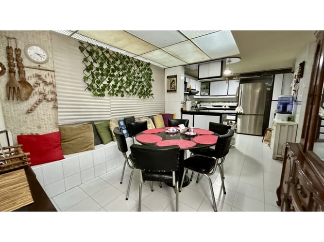 Apartamento de 3 alcobas en venta en Chapinero, Bogotá, 146 m² · foto 9 de 20