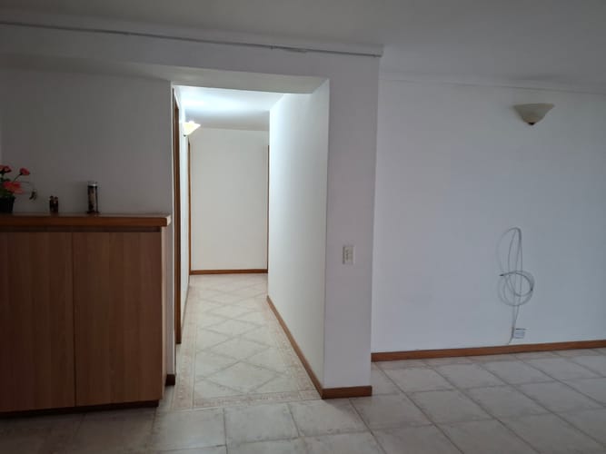 Apartamento de 2 alcobas en venta en Loma De Los Bernal, Medellín, 119 m² · foto 6 de 20