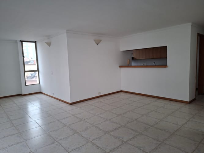 Apartamento de 2 alcobas en venta en Loma De Los Bernal, Medellín, 119 m² · foto 8 de 20