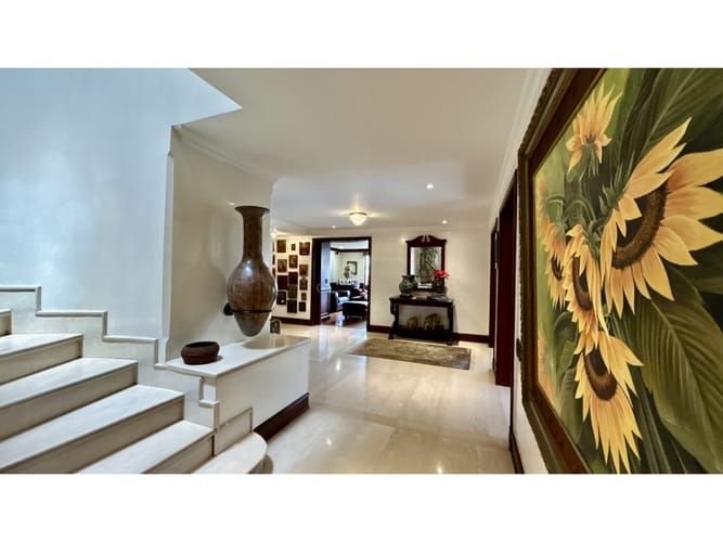 Apartamento de 5 alcobas en venta en Chicó Alto, Bogotá, 516 m² · foto 4 de 24