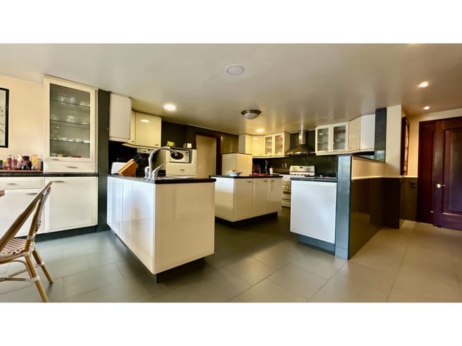 Apartamento de 5 alcobas en venta en Chicó Alto, Bogotá, 516 m² · foto 9 de 24