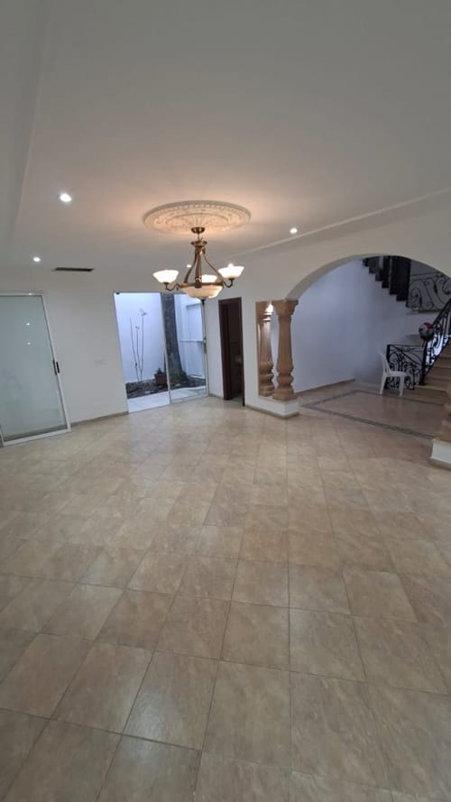 Casa de 7 alcobas en arriendo en Cristales, Cali, 600 m² · foto 8 de 24